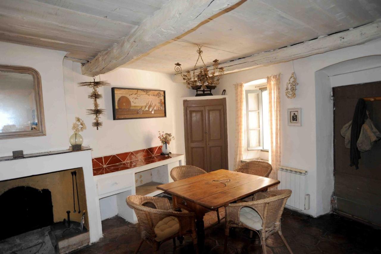 Appartement Dans Le Ciel Tourtour Exteriör bild