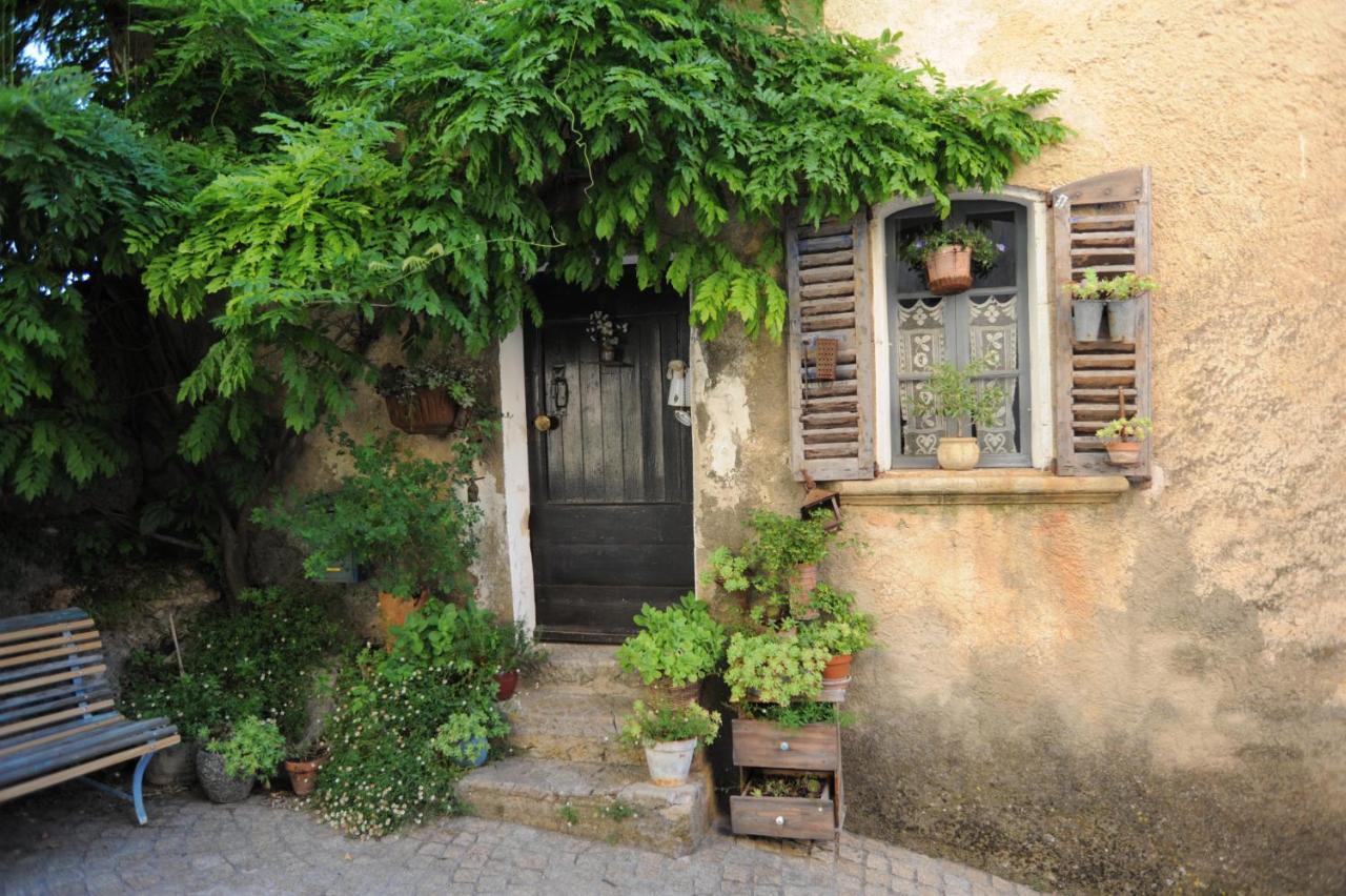 Appartement Dans Le Ciel Tourtour Exteriör bild