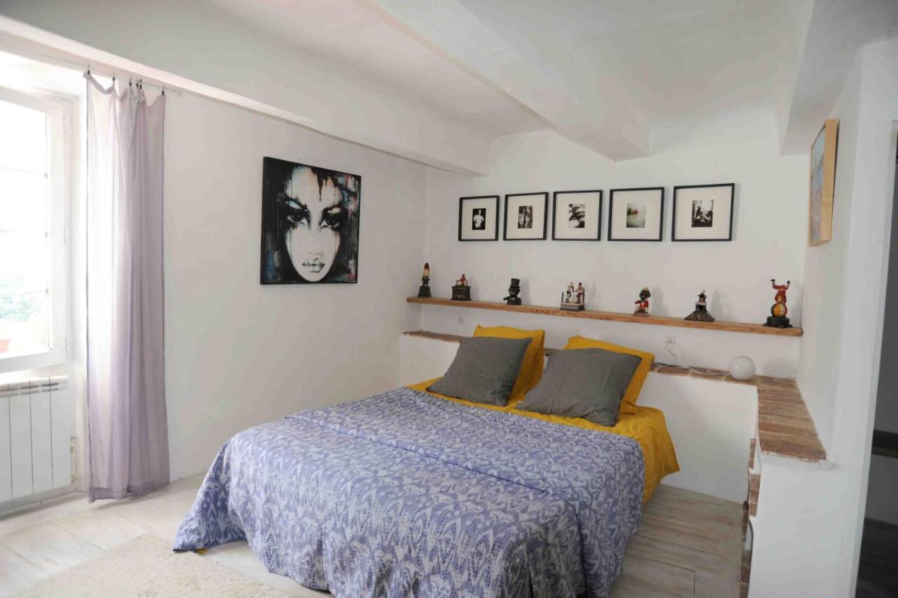 Appartement Dans Le Ciel Tourtour Exteriör bild